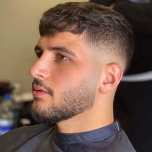 corte curto degrade masculino com franja