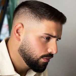 corte high fade masculino liso