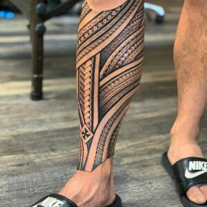 tatuagem tribal na canela