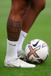 tatuagem de jogador de futebol