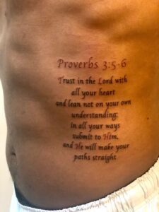 tatuagem de frase biblica