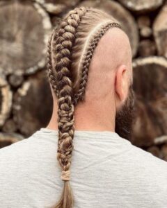 trança viking no cabelo masculino