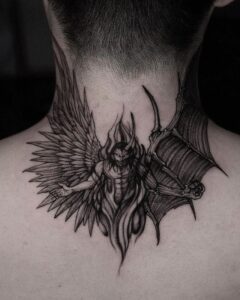 tatuagem de anjo no pescoço