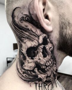 tatuagem de caveira no pescoço masculino