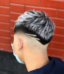 corte com platinado nas pontas do cabelo