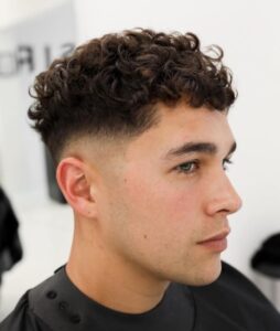 corte degrade masculino cabelo ondulado 