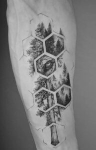 tatuagem geometrica de lobo 