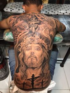 tatuagem de jesus na cruz