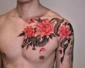 tatuagem oriental no peito dragão