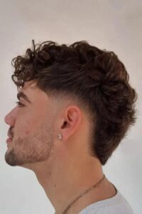 corte masculino mullet em v