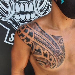 tatuagem no peito maori