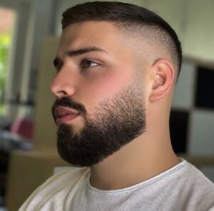 corte  liso curto  masculino com barba