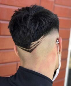 corte em v masculino com risco freestyle