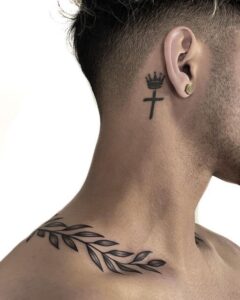 fotos de tatuagem de cruz masculina