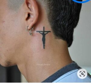 tatuagem de jesus na cruz 